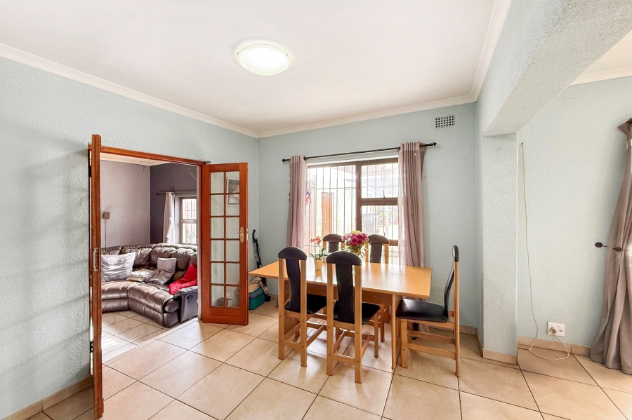 4 Bedroom Property for Sale in Bothasig Western Cape
